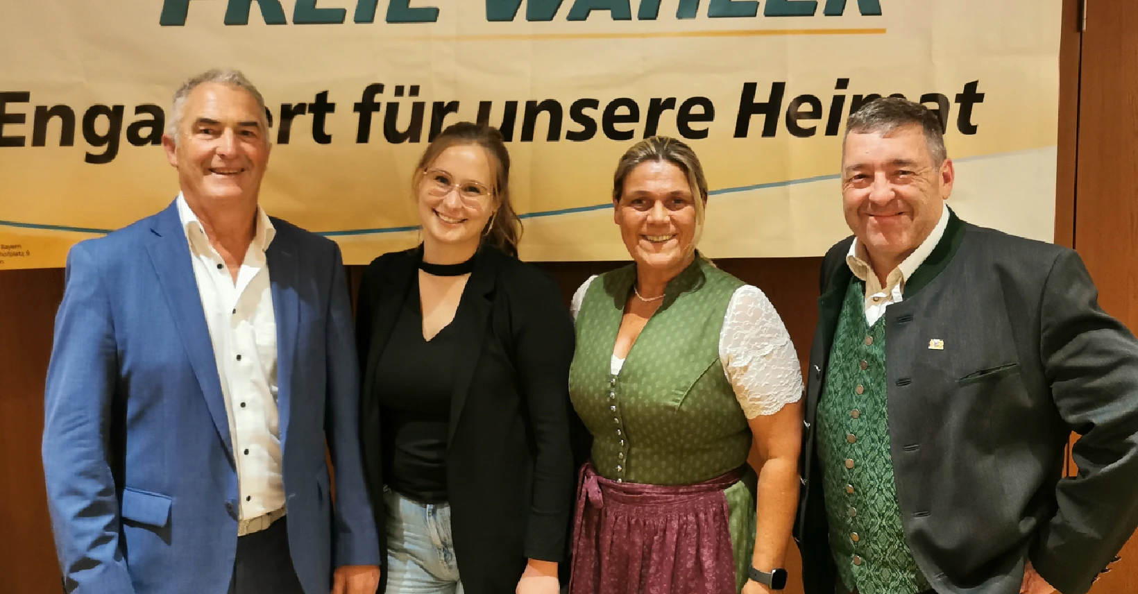 Foto: v.l.: Sepp Hofer, Kreisvorsitzender, Sandra Höß, Kassenwartin, Barbara Stein, stellv. Vorsitzende, Josef Lausch, Schriftführer