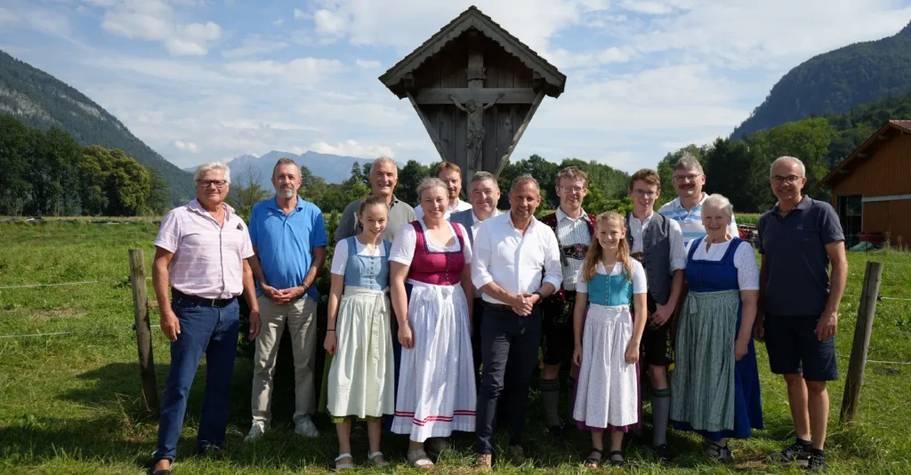 Umweltminister Glauber besichtigt geplante Trasse des Brenner-Nordzulaufs