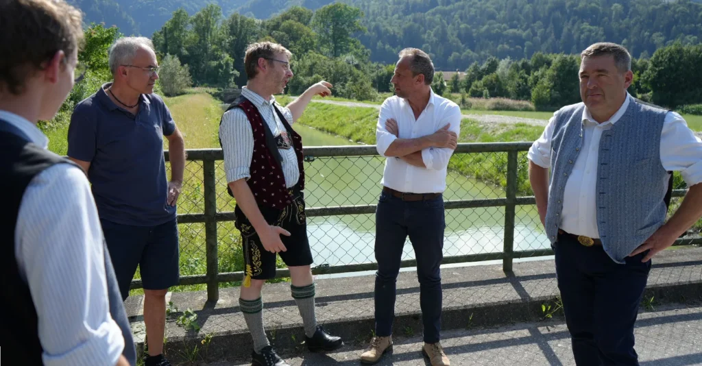 Umweltminister Glauber besichtigt geplante Trasse des Brenner-Nordzulaufs