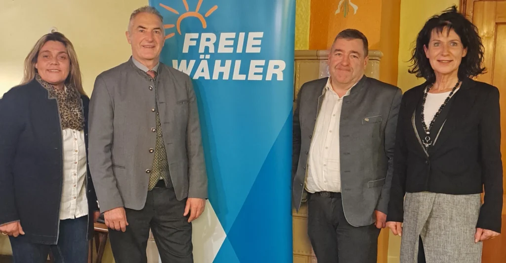 v. L.: Bezirksrätin Barbara Stein, Bezirksrat und stellv. Landrat Sepp Hofer, Landtagsabgeordneter Josef Lausch, Stadträtin Christine Degenhart